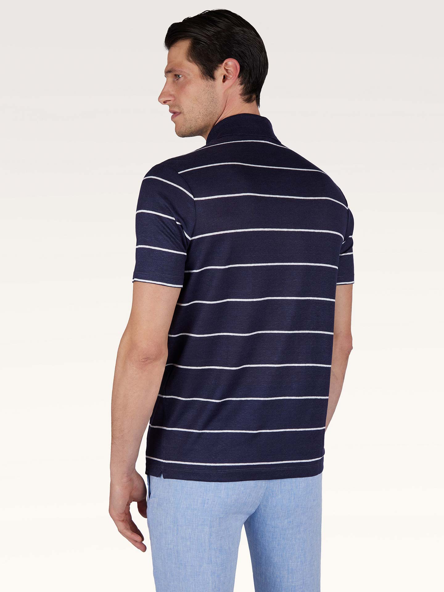 Polo com Padrão de Riscas