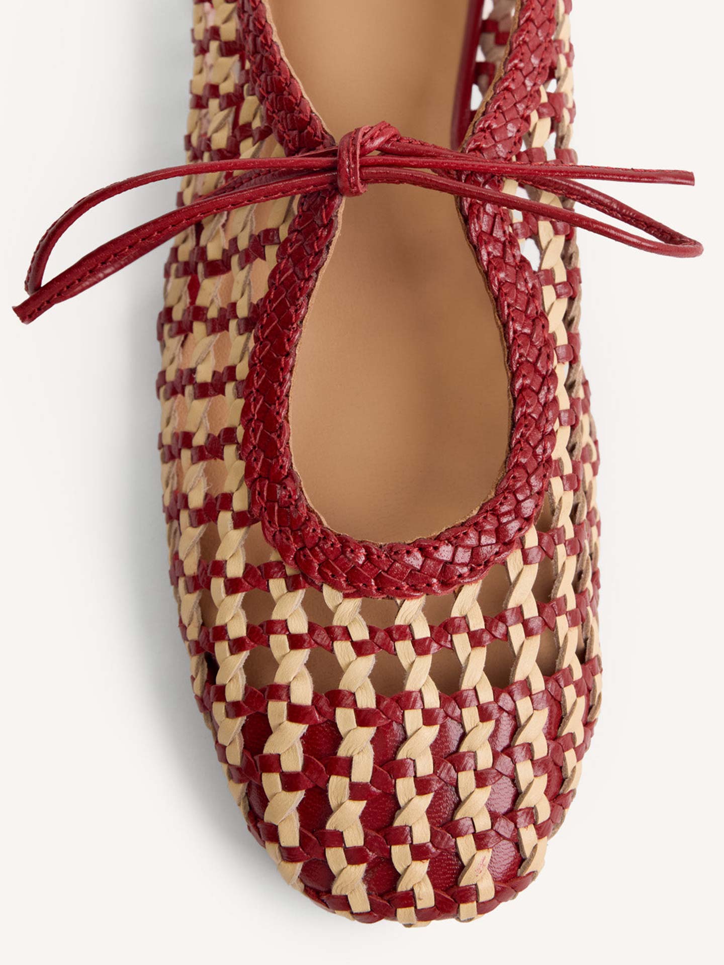 Sabrinas Trançadas em Pele