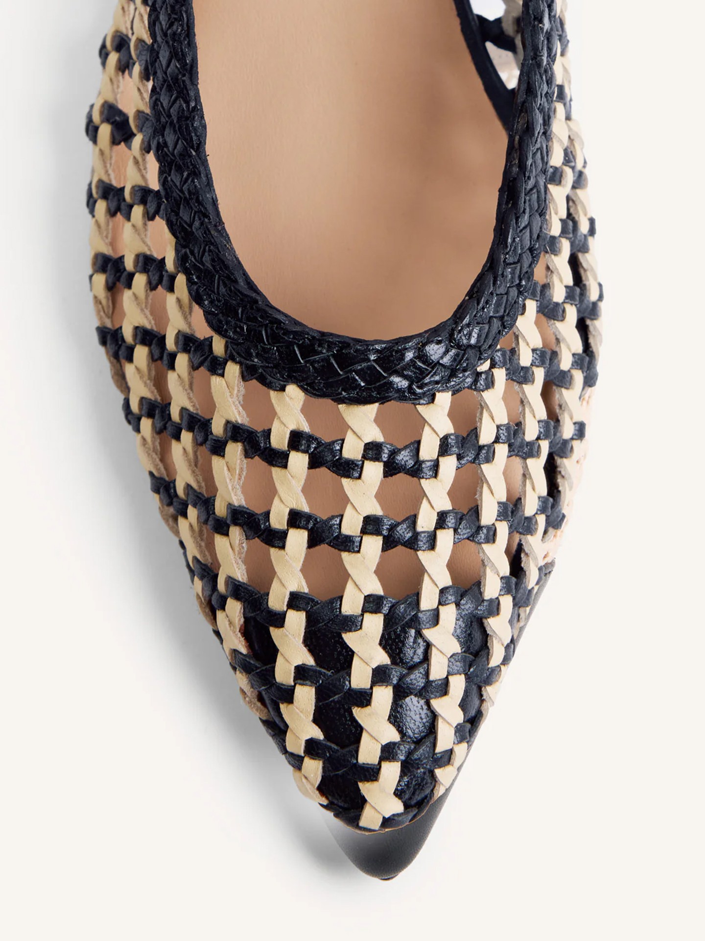 Sapatos de Salto Baixo Trançado em Couro