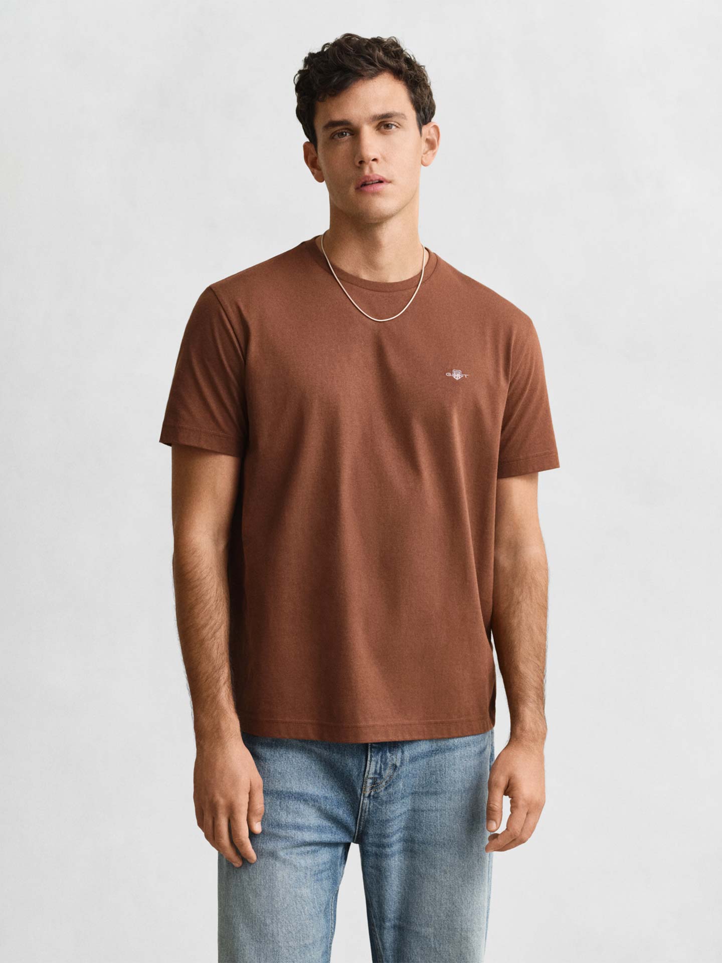 T-Shirt com Logótipo Bordado
