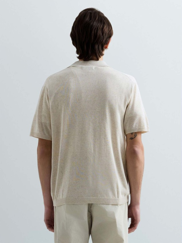 Polo de Malha com Decote em V