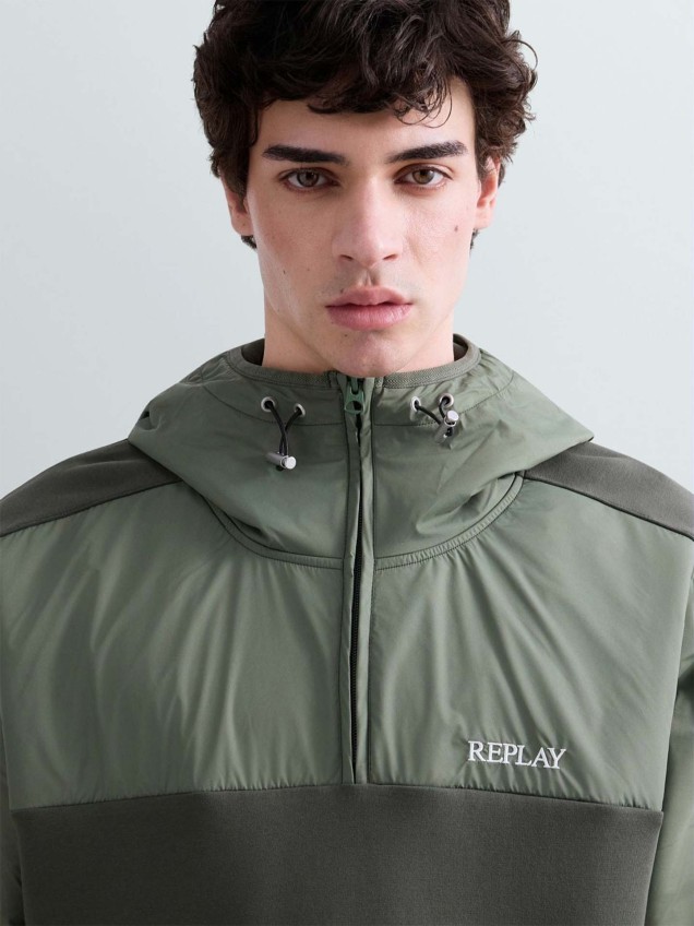 Sweatshirt Técnica com Capuz e Meio Fecho