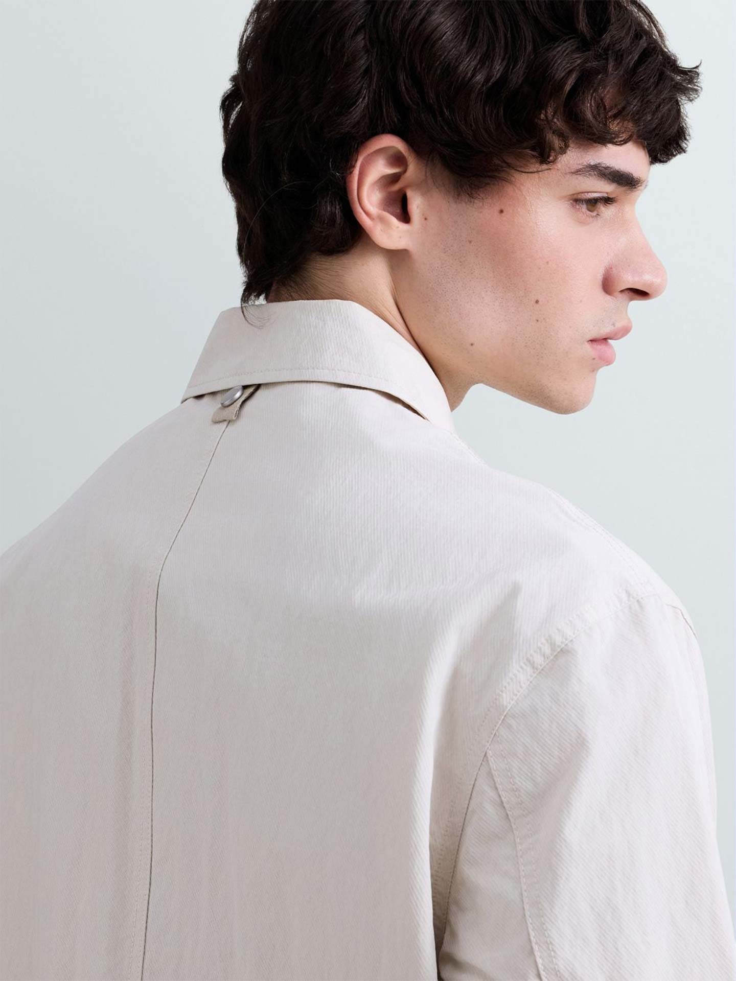 Blusão com Múltiplos Bolsos