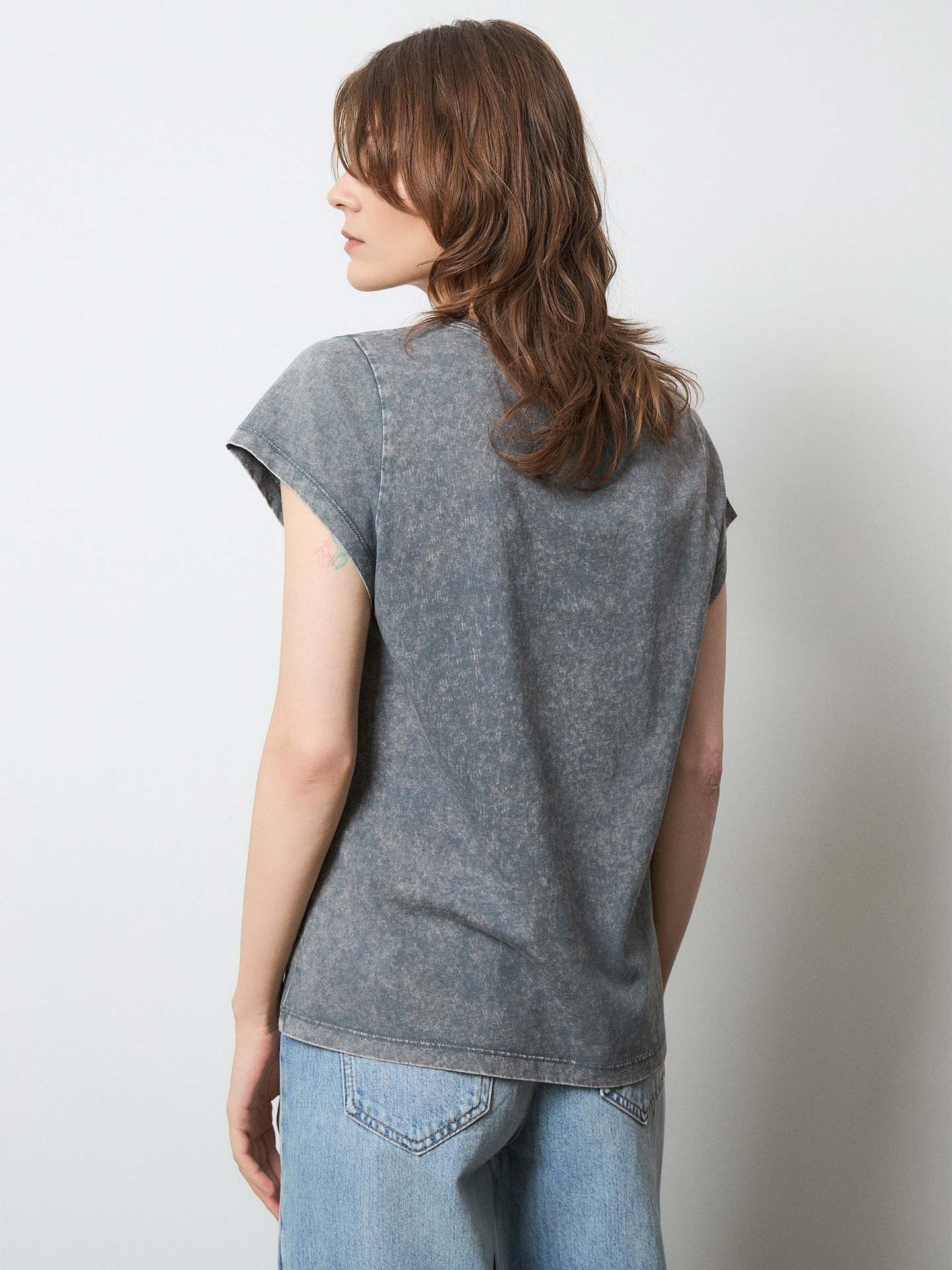 T-shirt com Estampado com Aplicações
