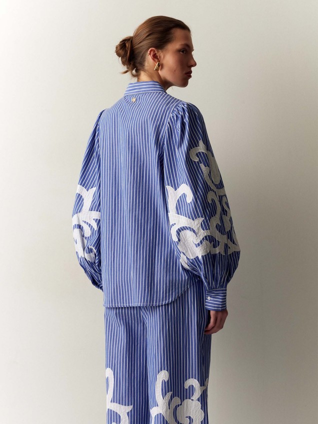 Camisa às Riscas com Mangas Balão