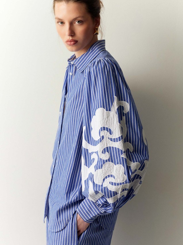 Camisa às Riscas com Mangas Balão