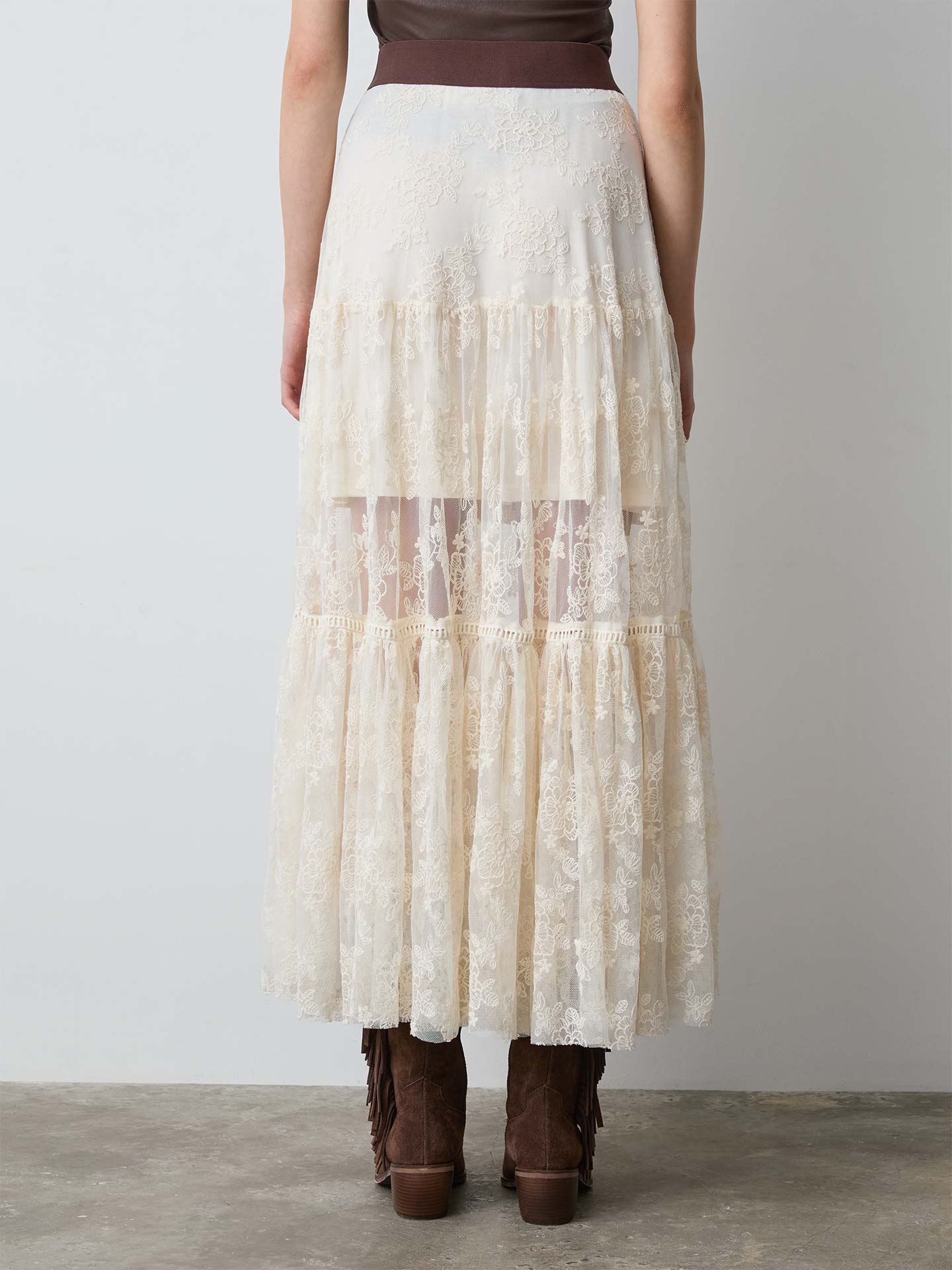 Saia Comprida em Renda