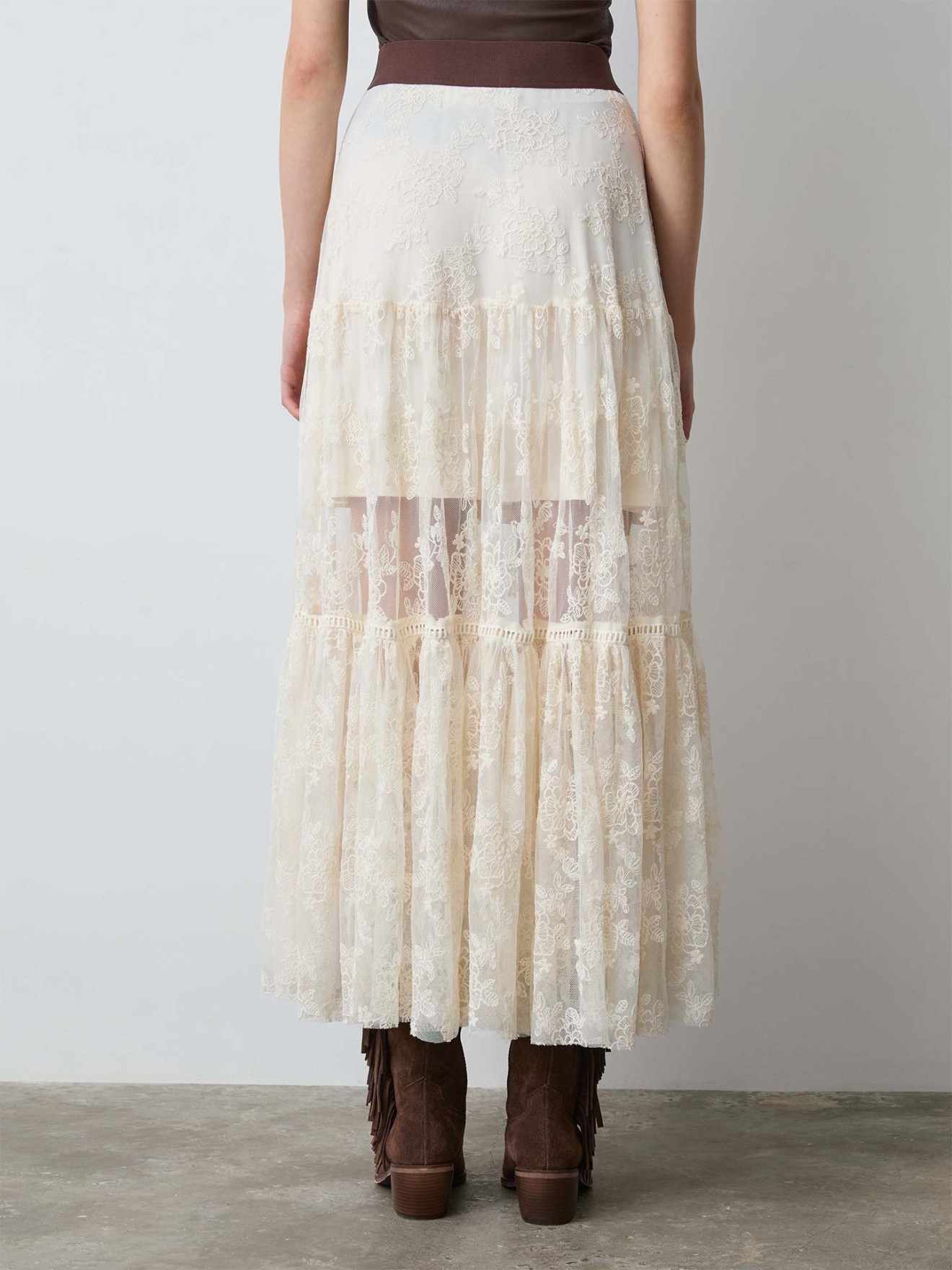 Saia Comprida em Renda