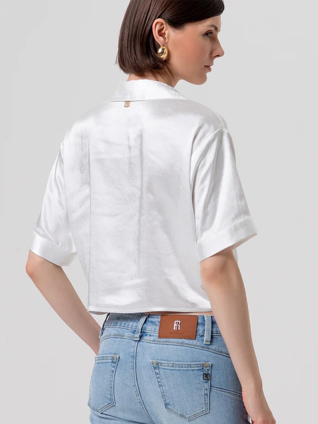 Camisa Cropped com Nó