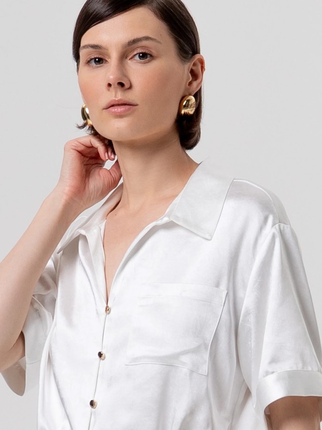 Camisa Cropped com Nó