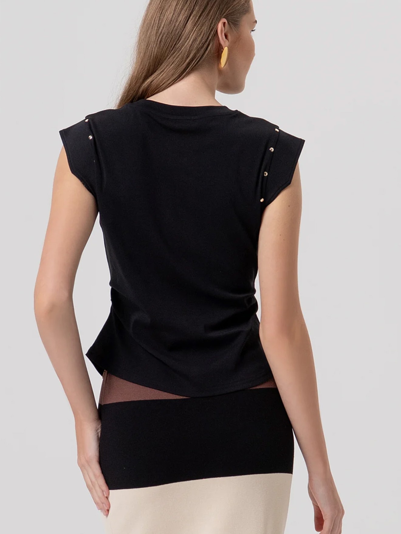 T-shirt Cropped com Aplica��es de Pedraria