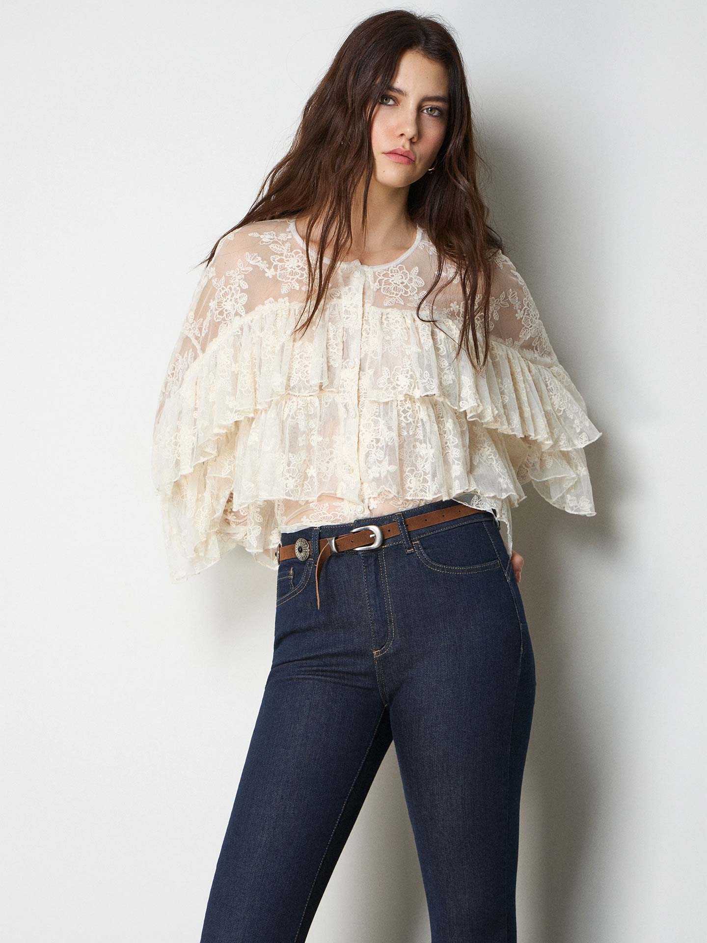 Camisa de Renda com Folhos