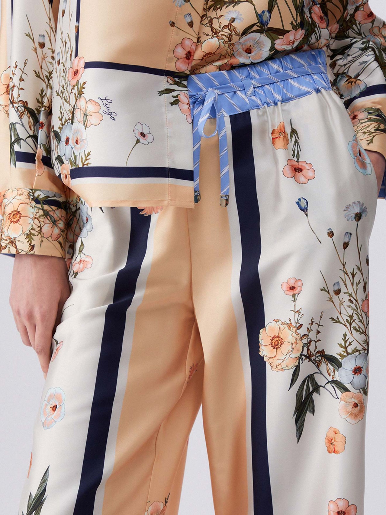 Cal�as Fluidas de Perna Larga com Padr�o