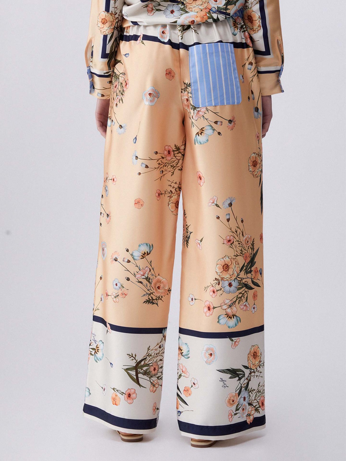 Cal�as Fluidas de Perna Larga com Padr�o