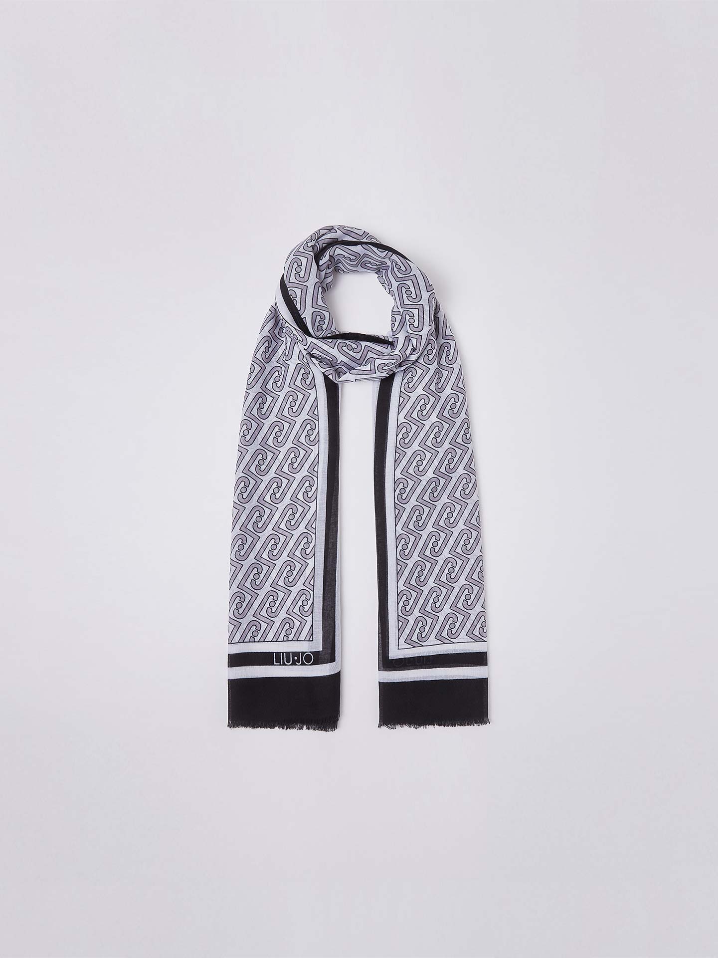 Echarpe com Padrão Monograma