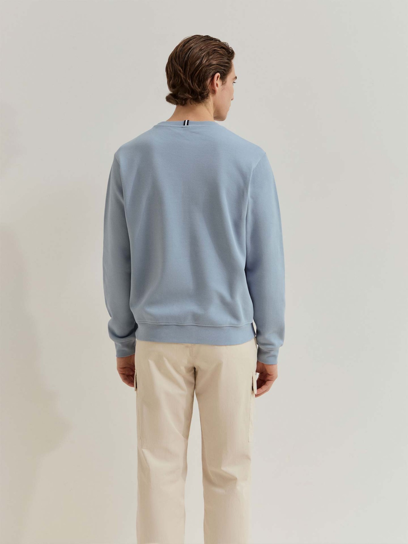 Sweatshirt com Lettering em Relevo