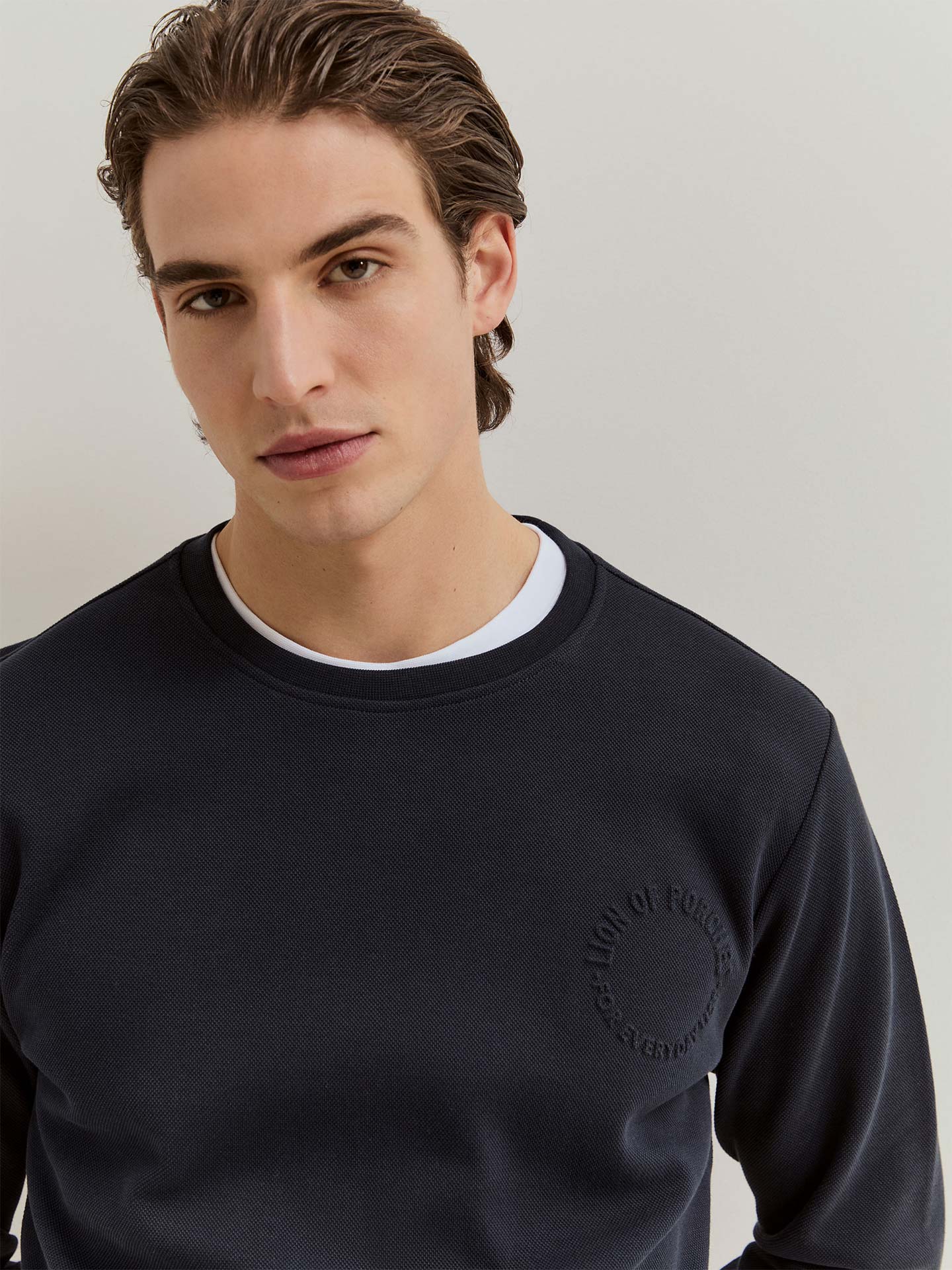 Sweatshirt com Lettering em Relevo