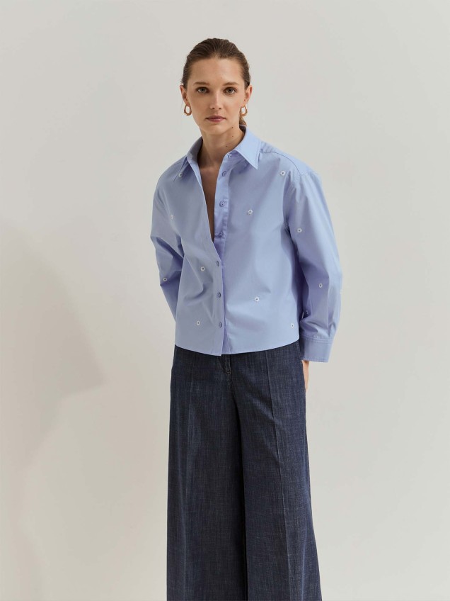 Camisa com Bordados Florais em Lantejoulas