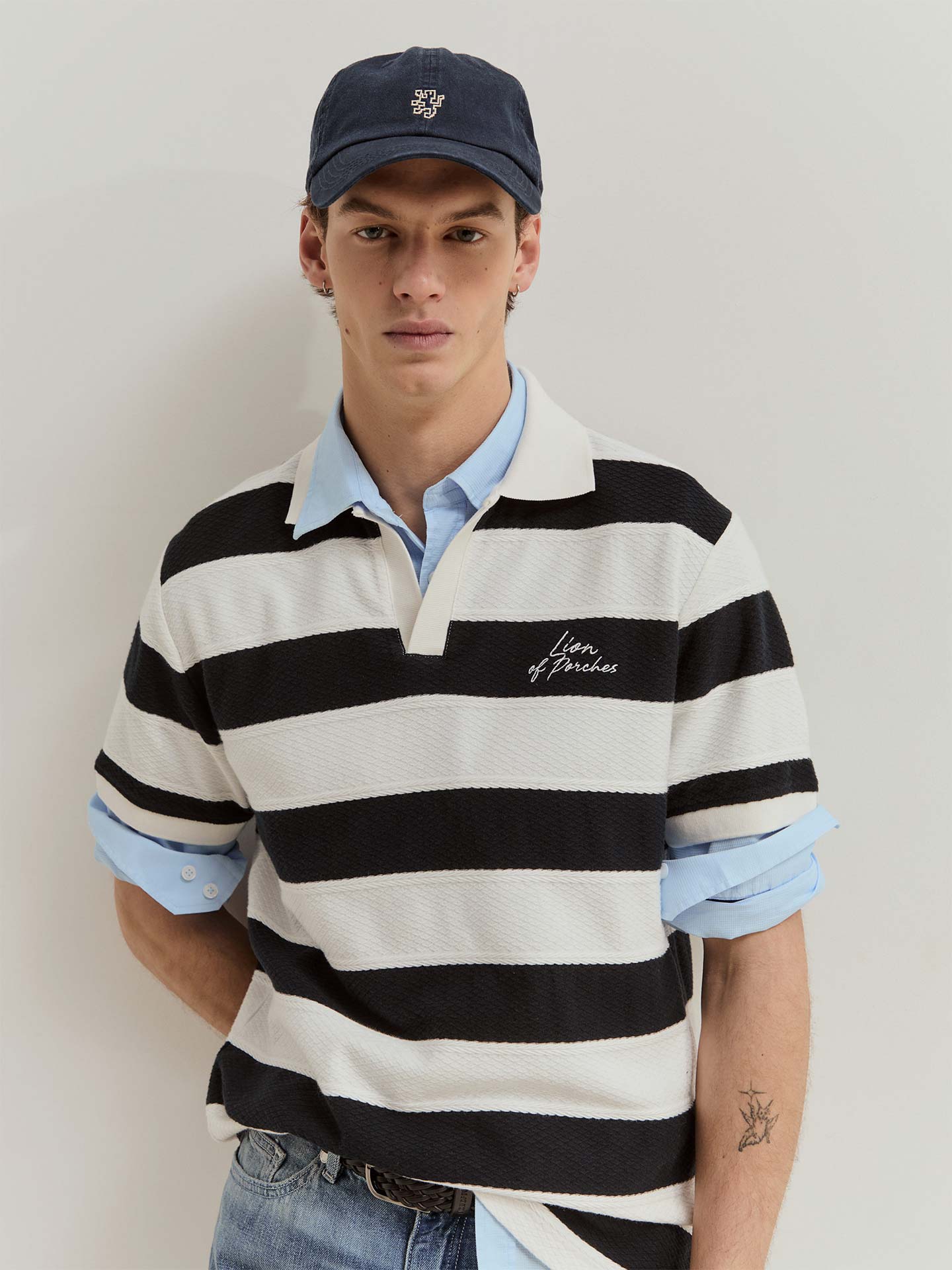 Polo de Manga Curta às Riscas