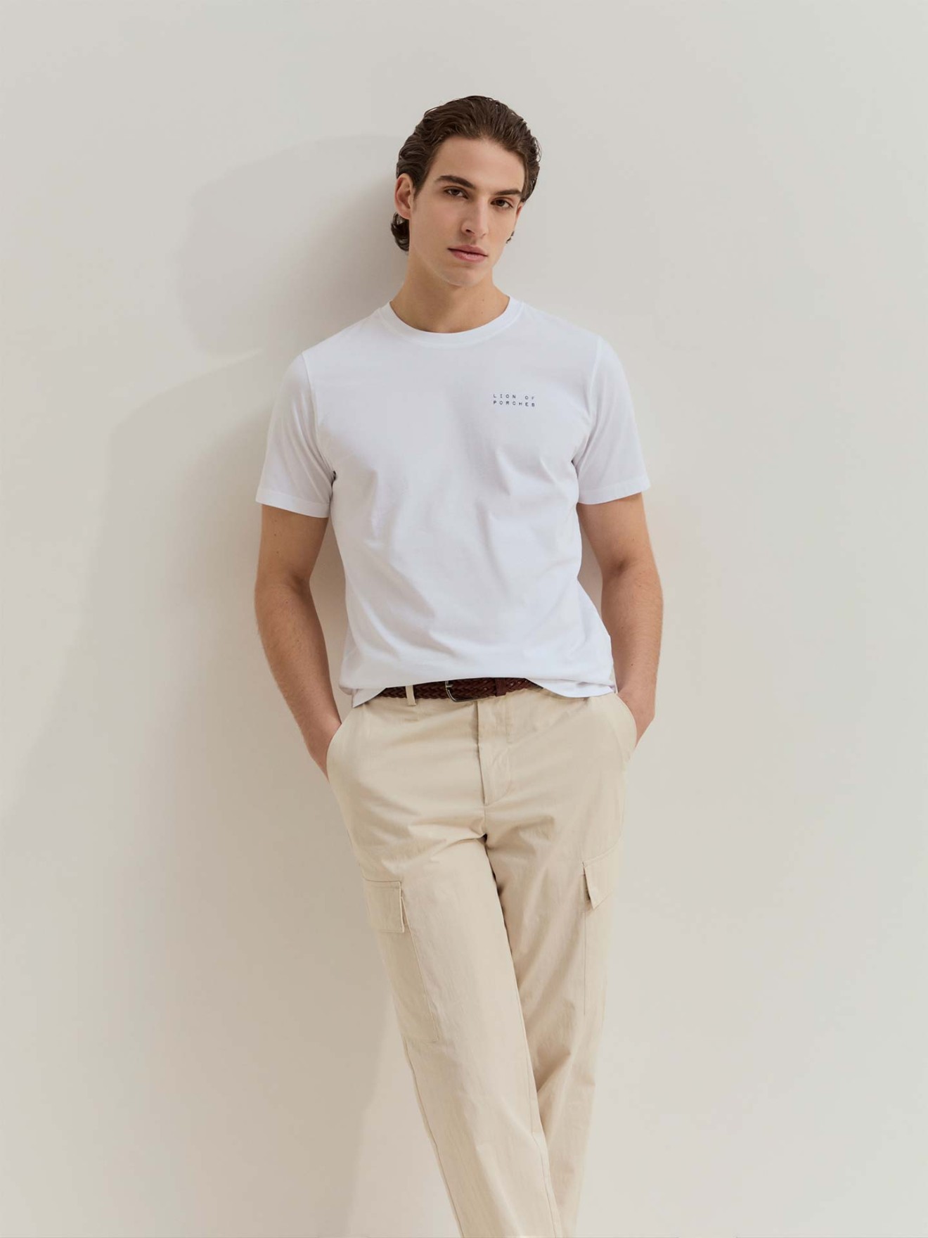 T-shirt com Log�tipo Estampado