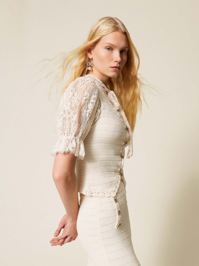 Colete de Malha com Detalhes em Crochet