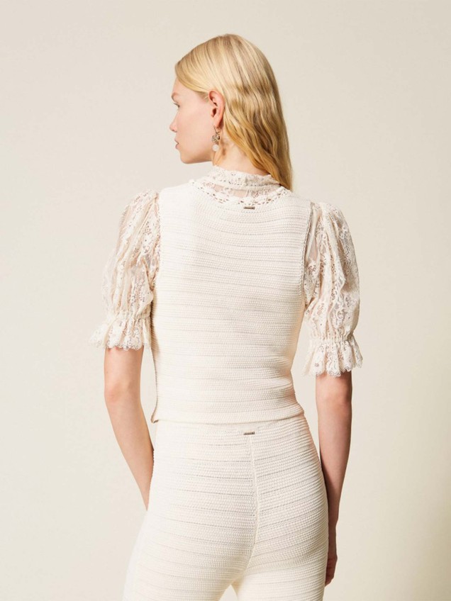 Colete de Malha com Detalhes em Crochet