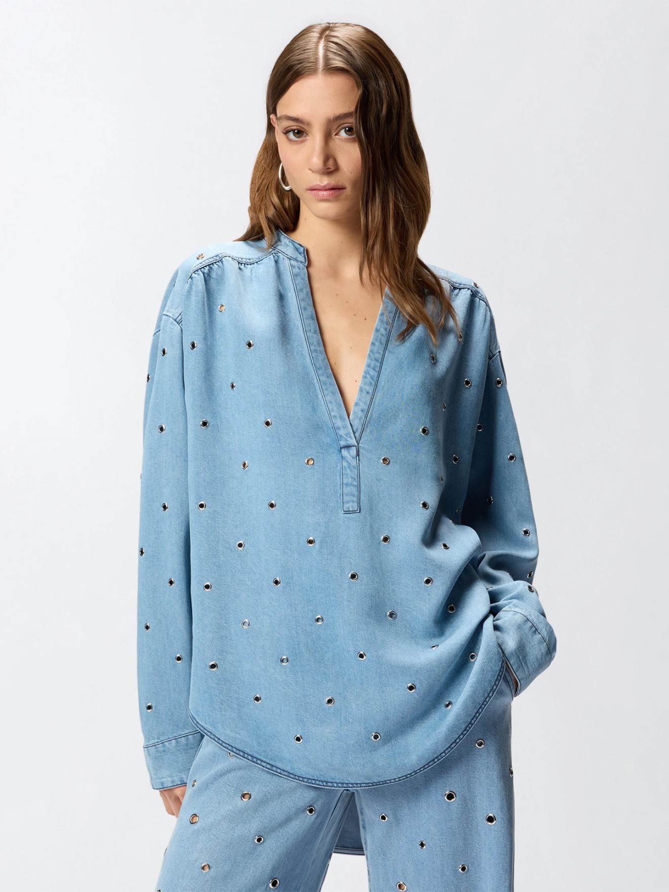 Camisa Bellicoso com Ilh�s Met�licos