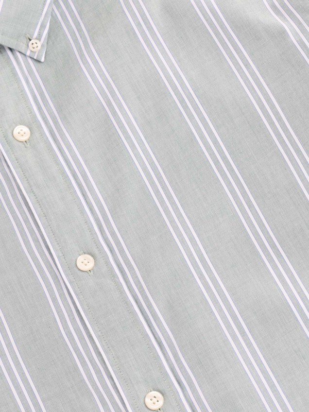 Camisa às Riscas