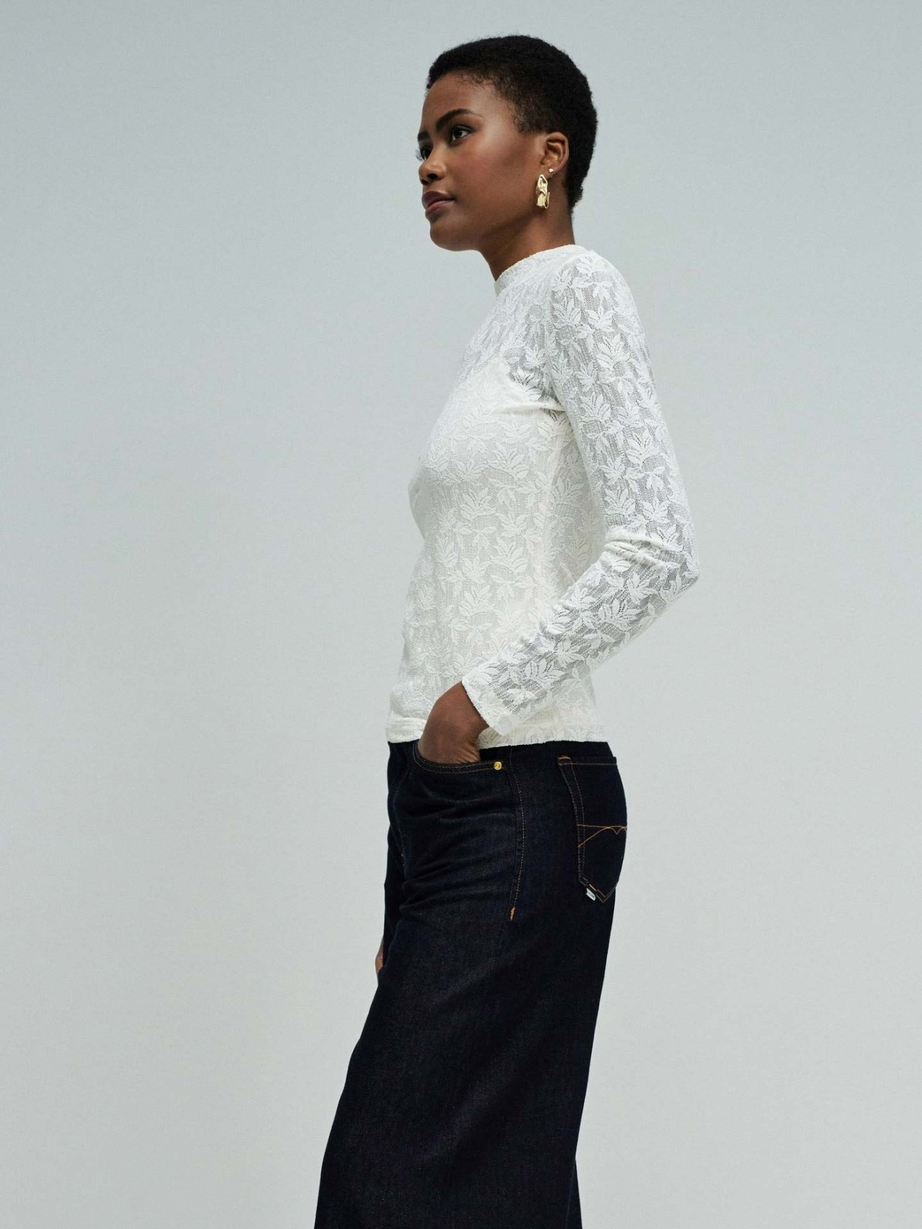 Camisola de Renda Floral