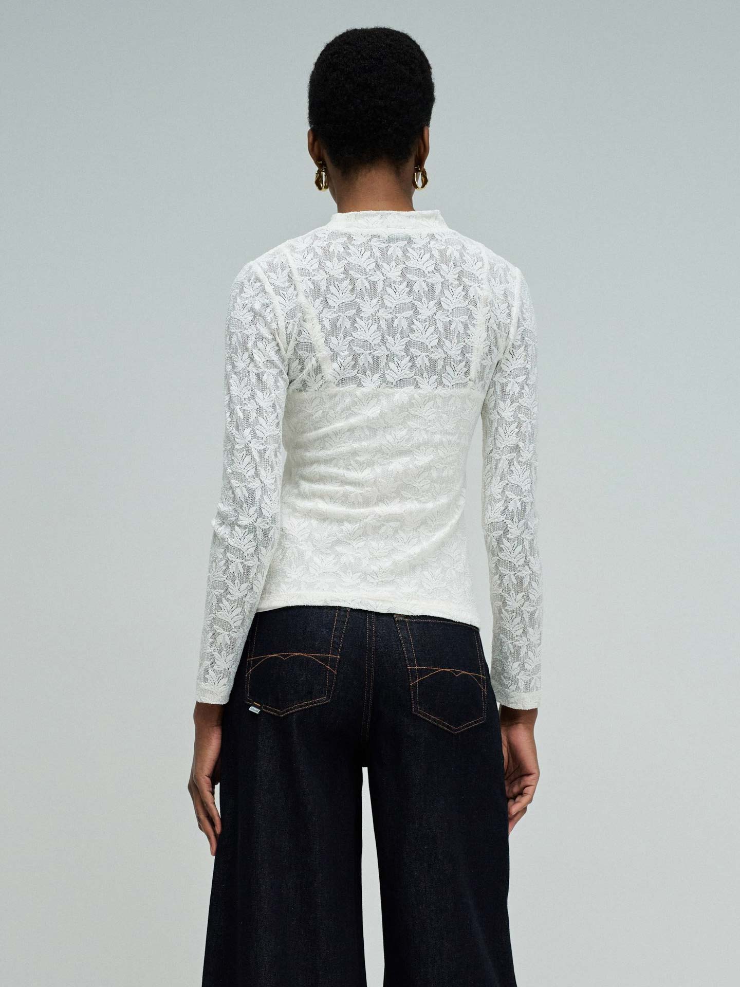 Camisola de Renda Floral