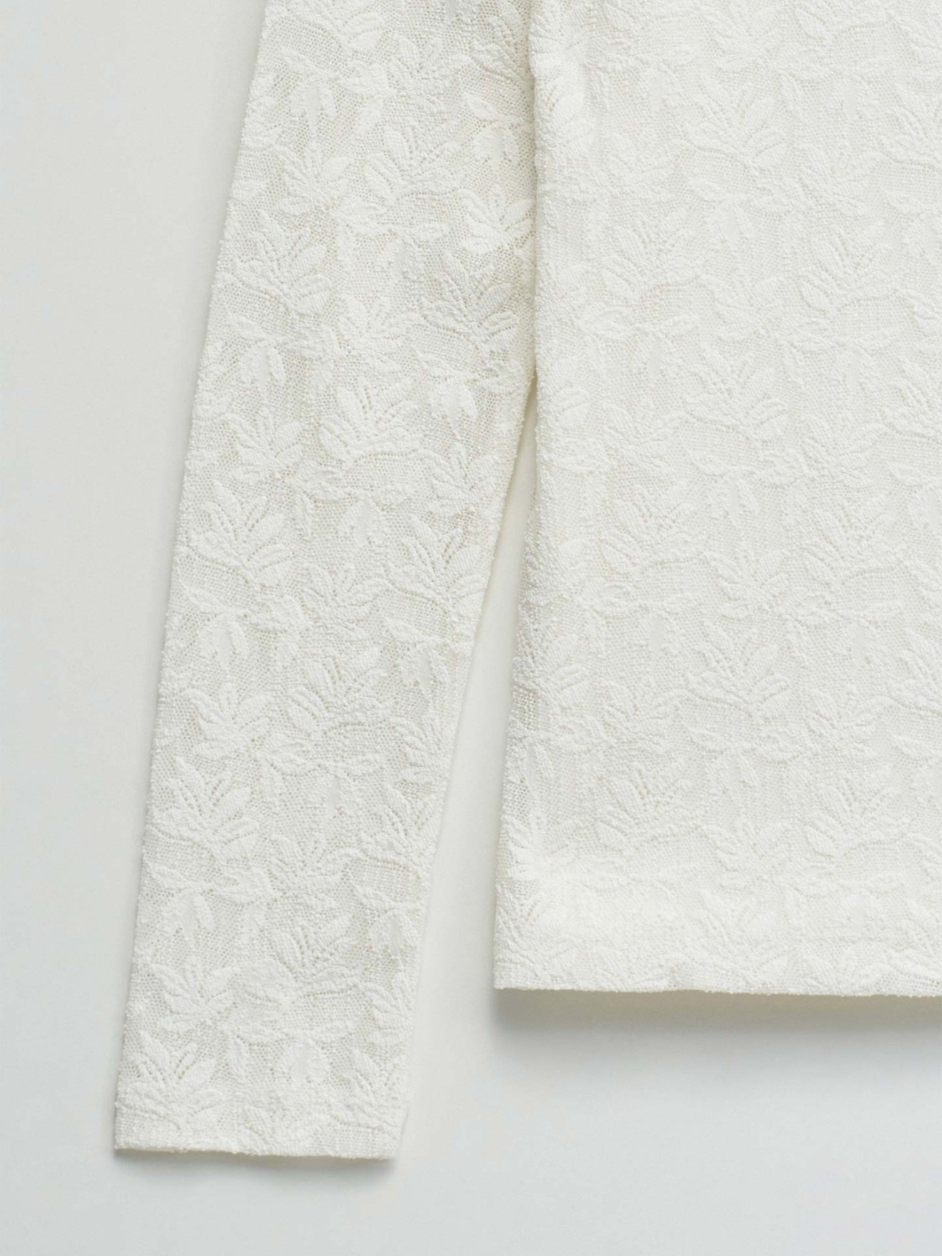 Camisola de Renda Floral