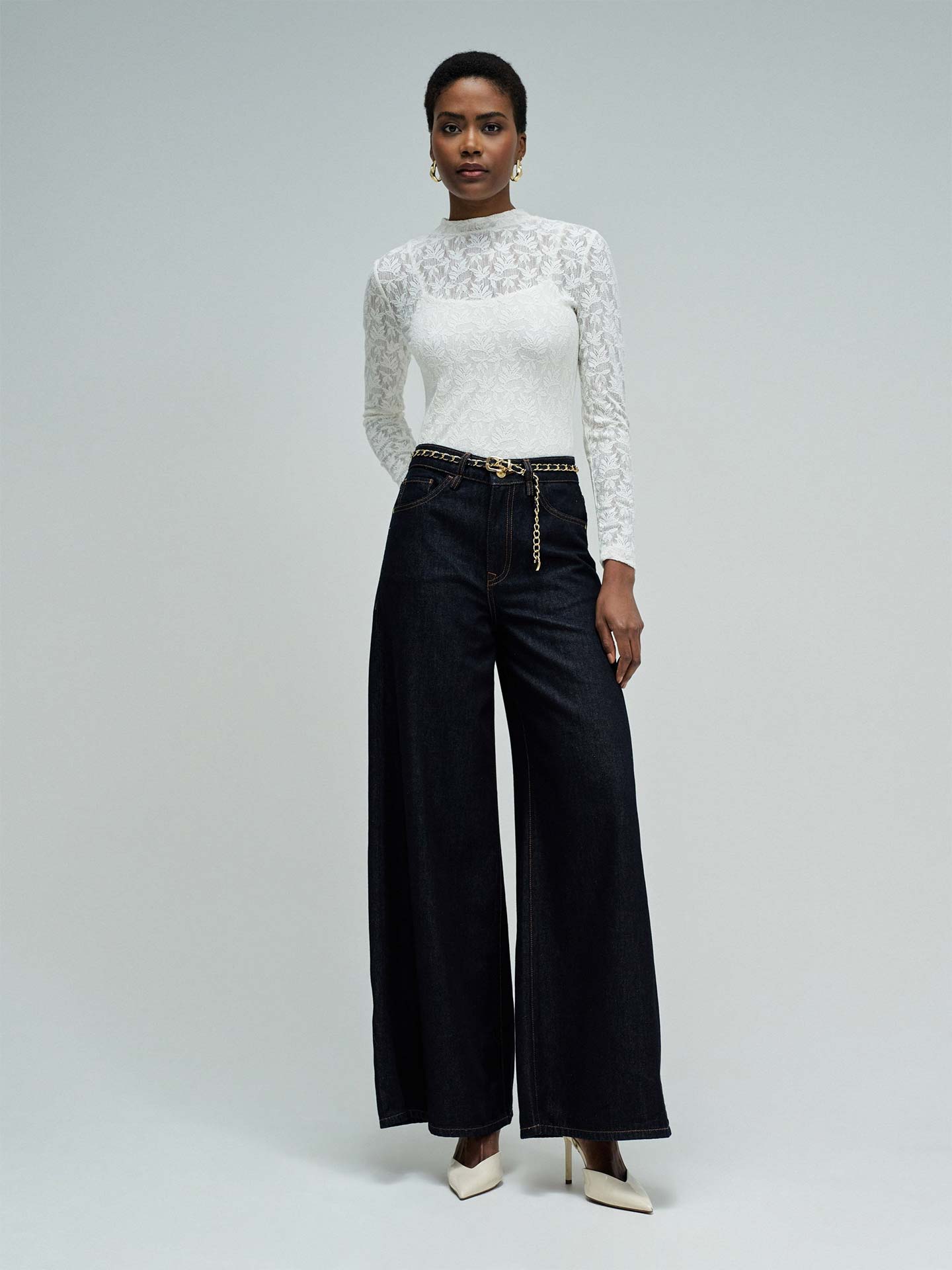 Camisola de Renda Floral