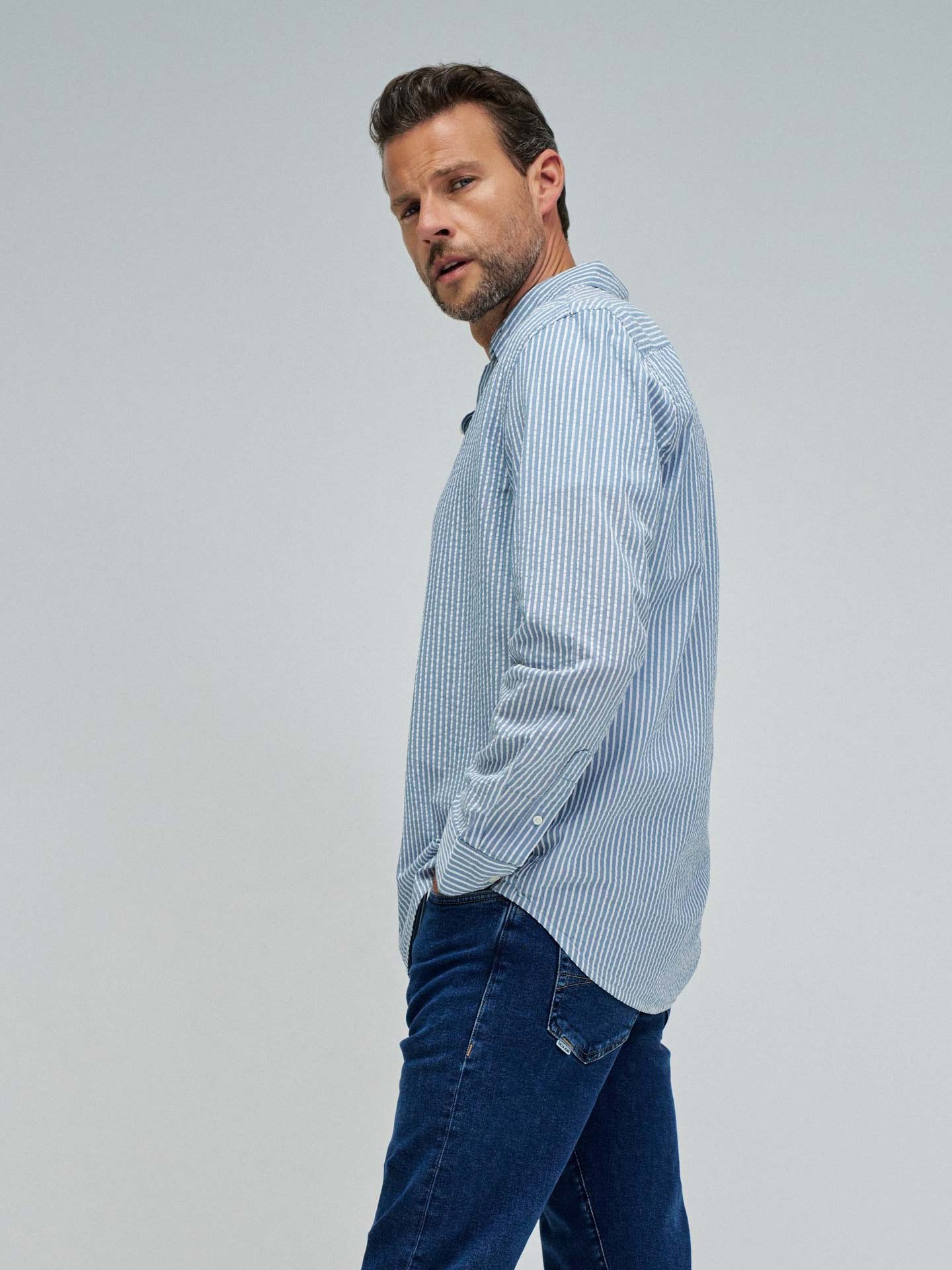 Camisa às Riscas Regular Fit