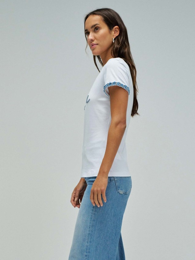 T-shirt Slim Fit com Brilhantes