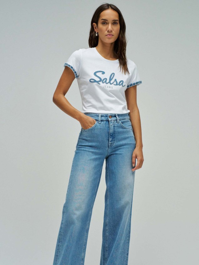 T-shirt Slim Fit com Brilhantes