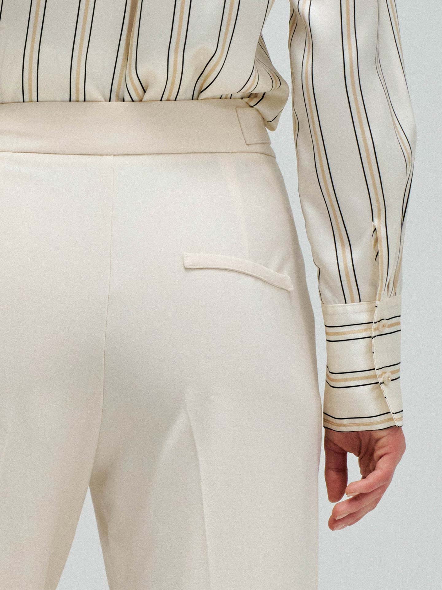 Calças de Cintura Alta com Perna Reta