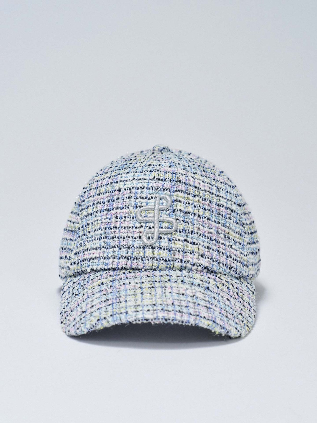 Bon� de Tweed com Log�tipo Bordado