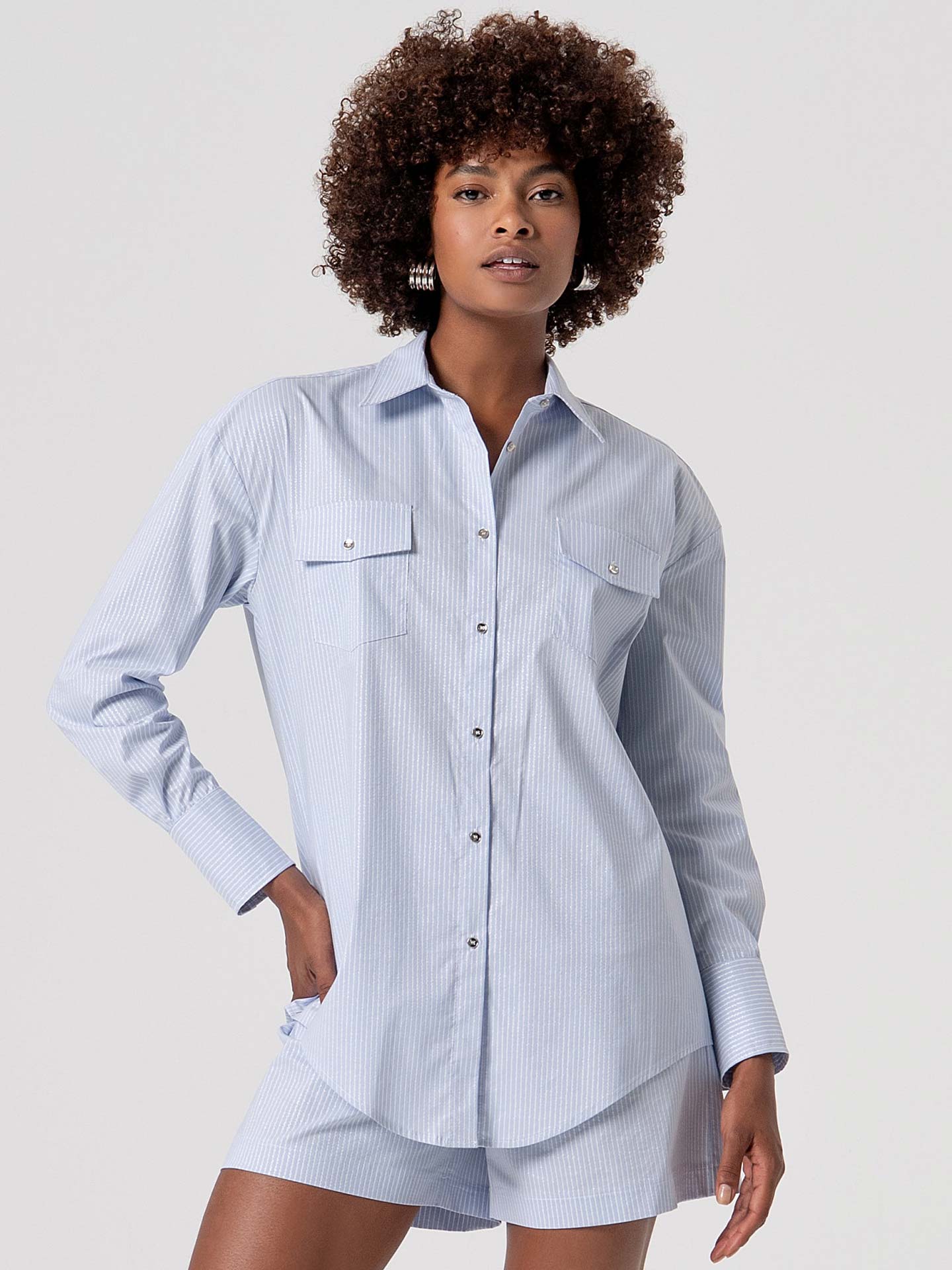 Camisa às Riscas com Fio de Lurex