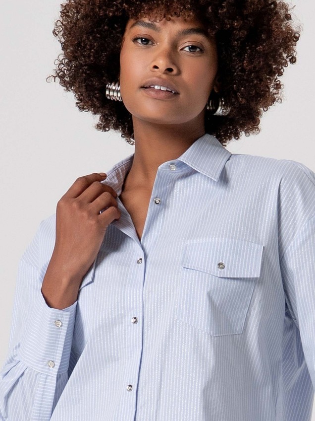 Camisa às Riscas com Fio de Lurex