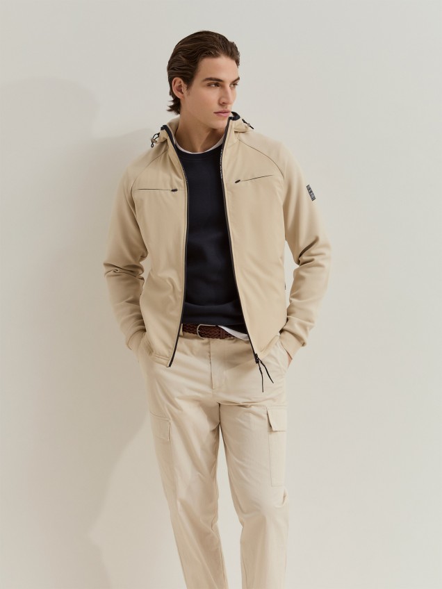 Casaco T�cnico com Capuz