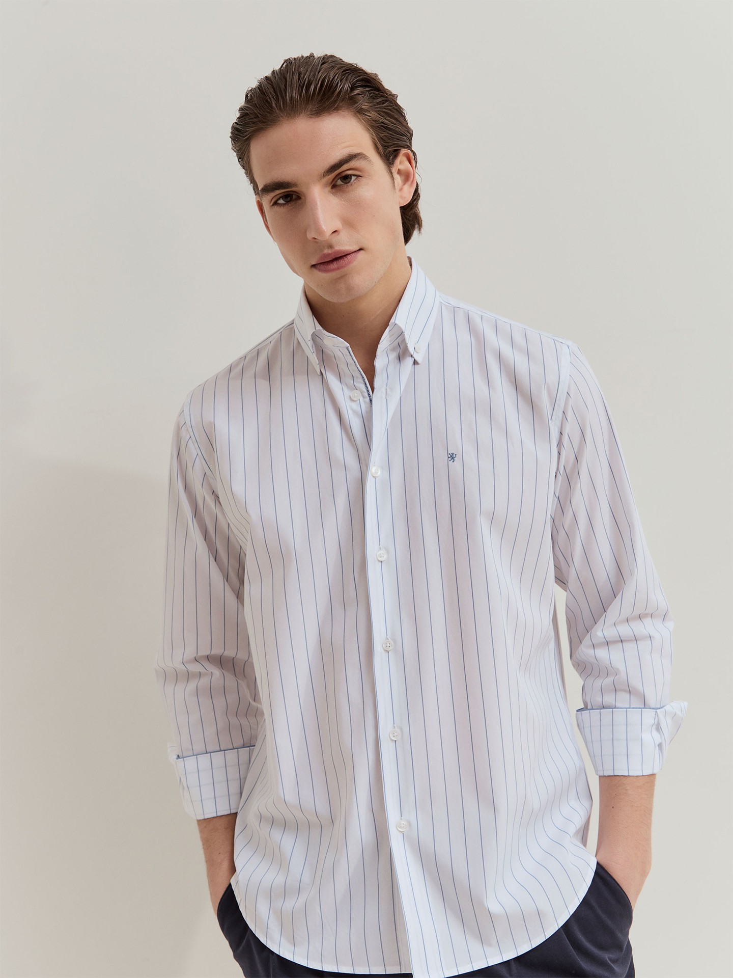 Camisa Regular Fit às Riscas