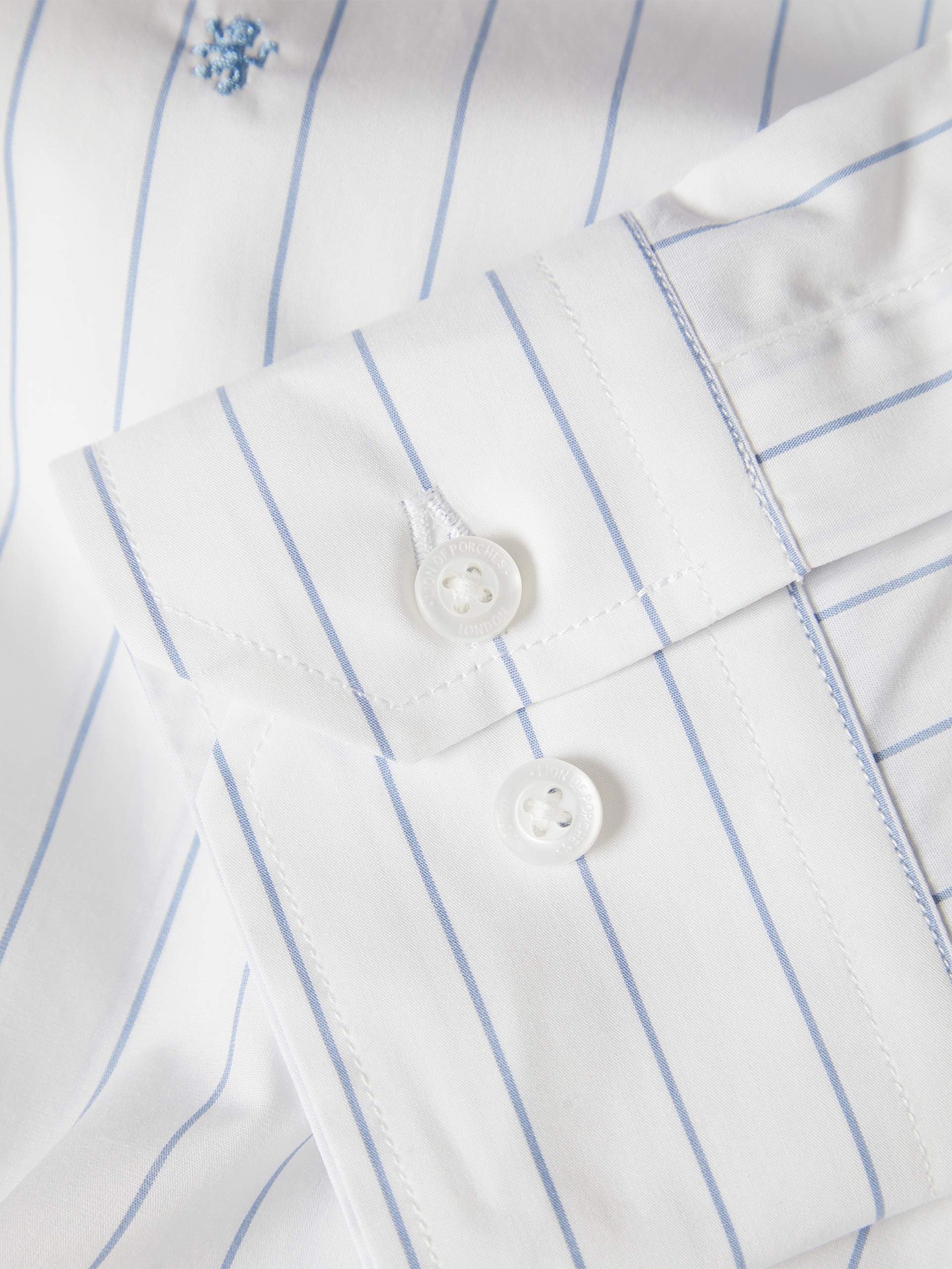 Camisa Regular Fit às Riscas