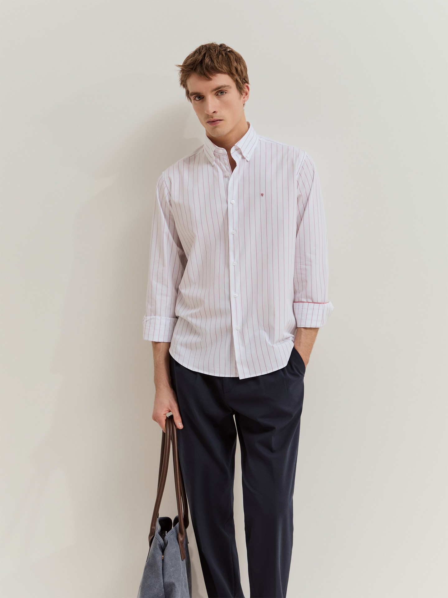 Camisa Regular Fit às Riscas