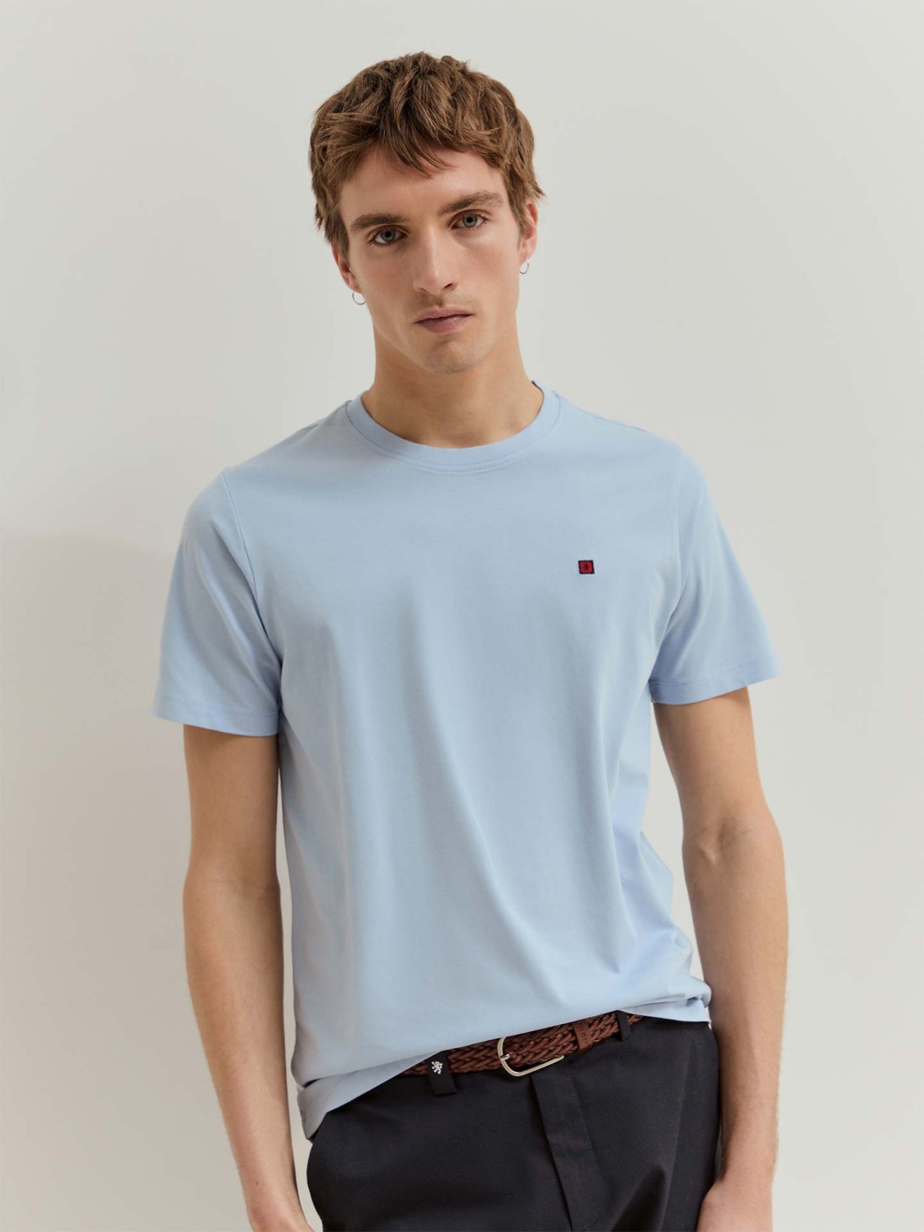 T-shirt Básica com Bordado