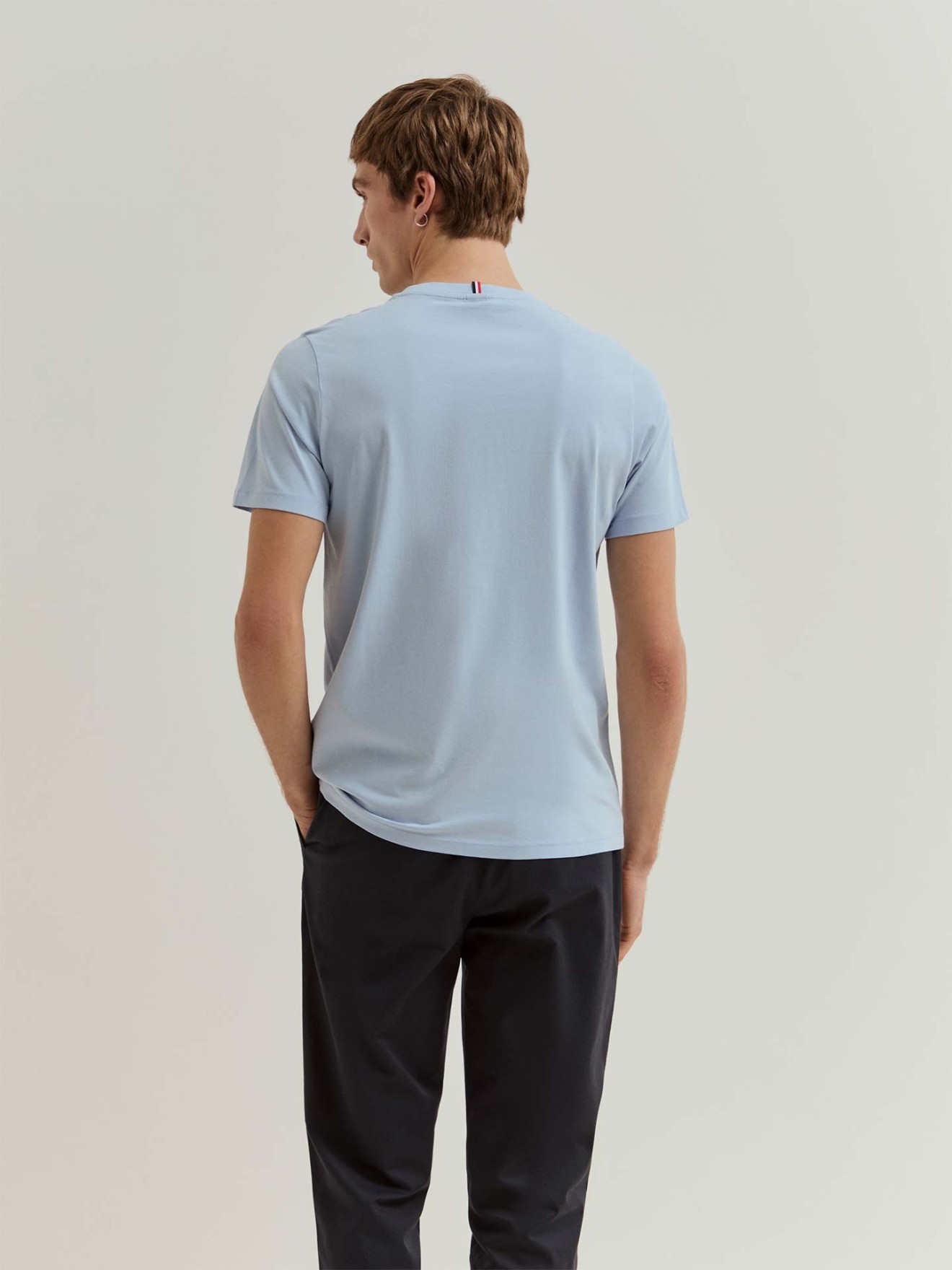T-shirt Básica com Bordado