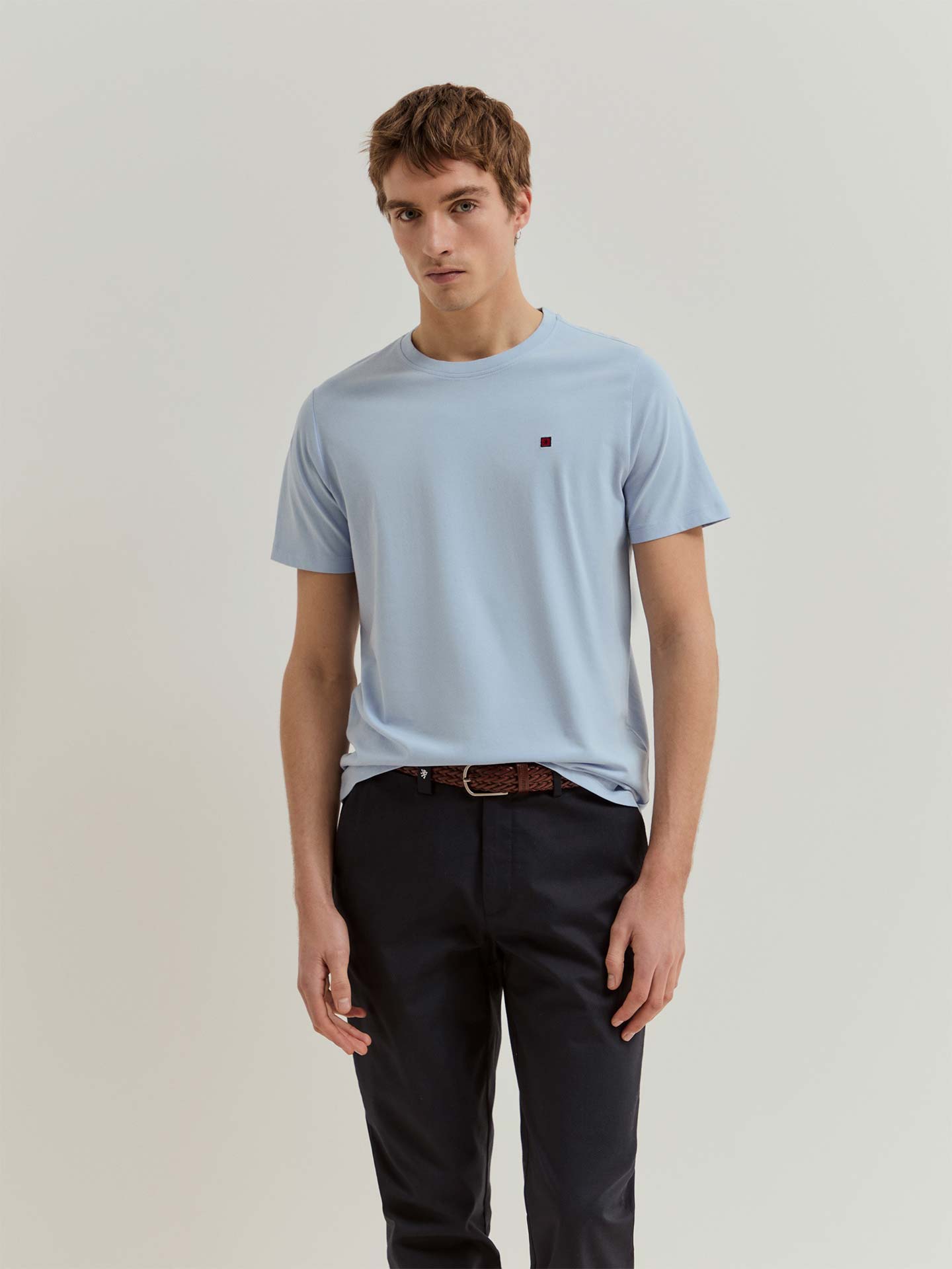 T-shirt Básica com Bordado