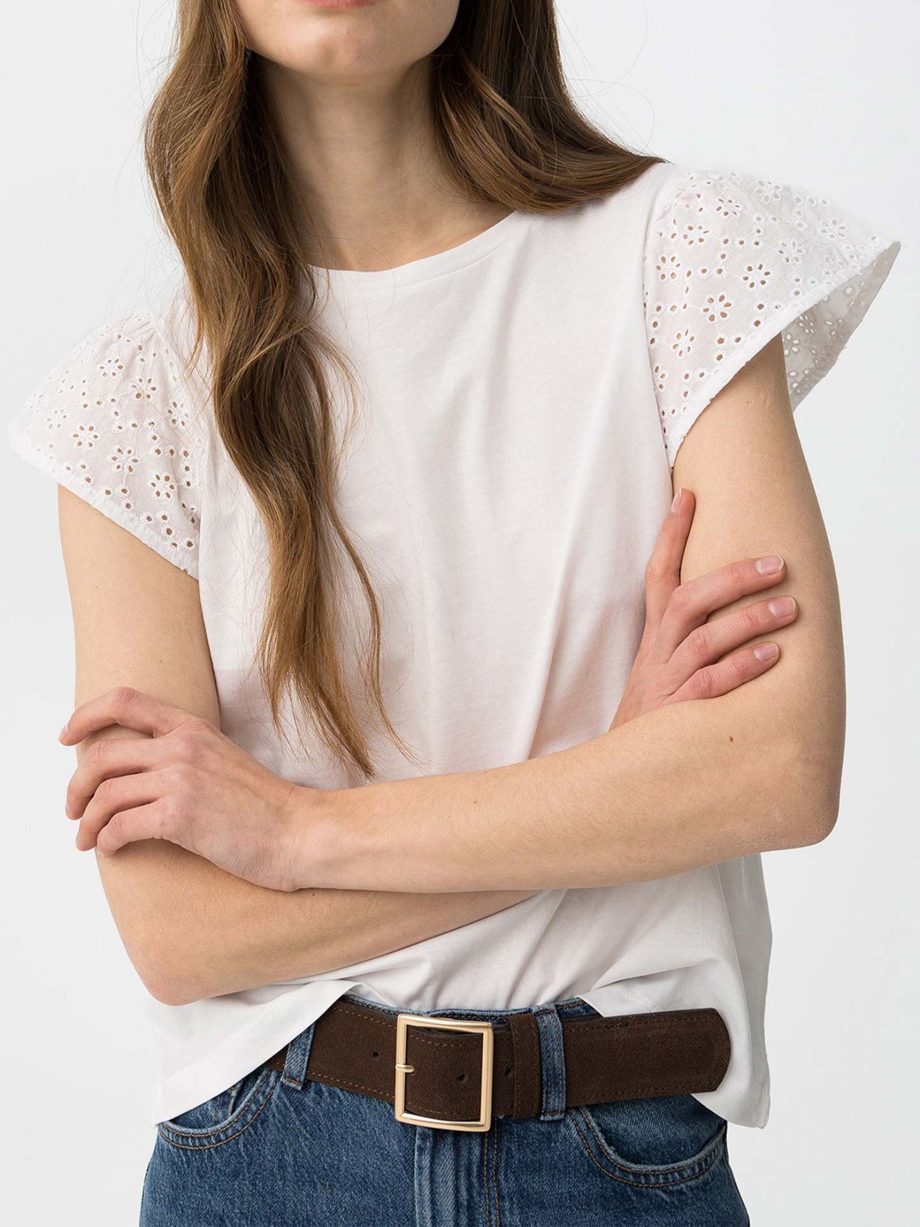 T-shirt com Manga Rendada em Folho