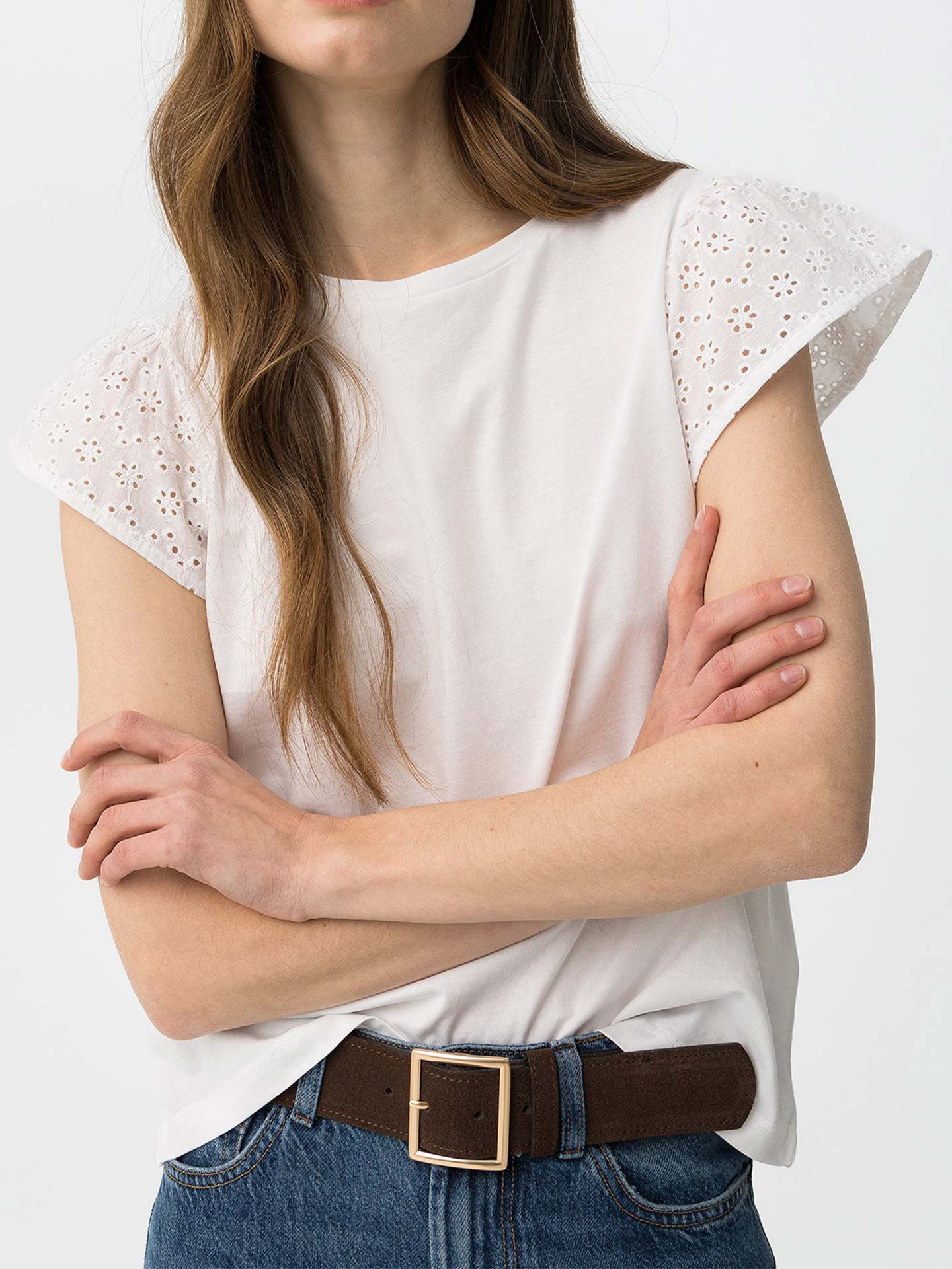 T-shirt com Manga Rendada em Folho