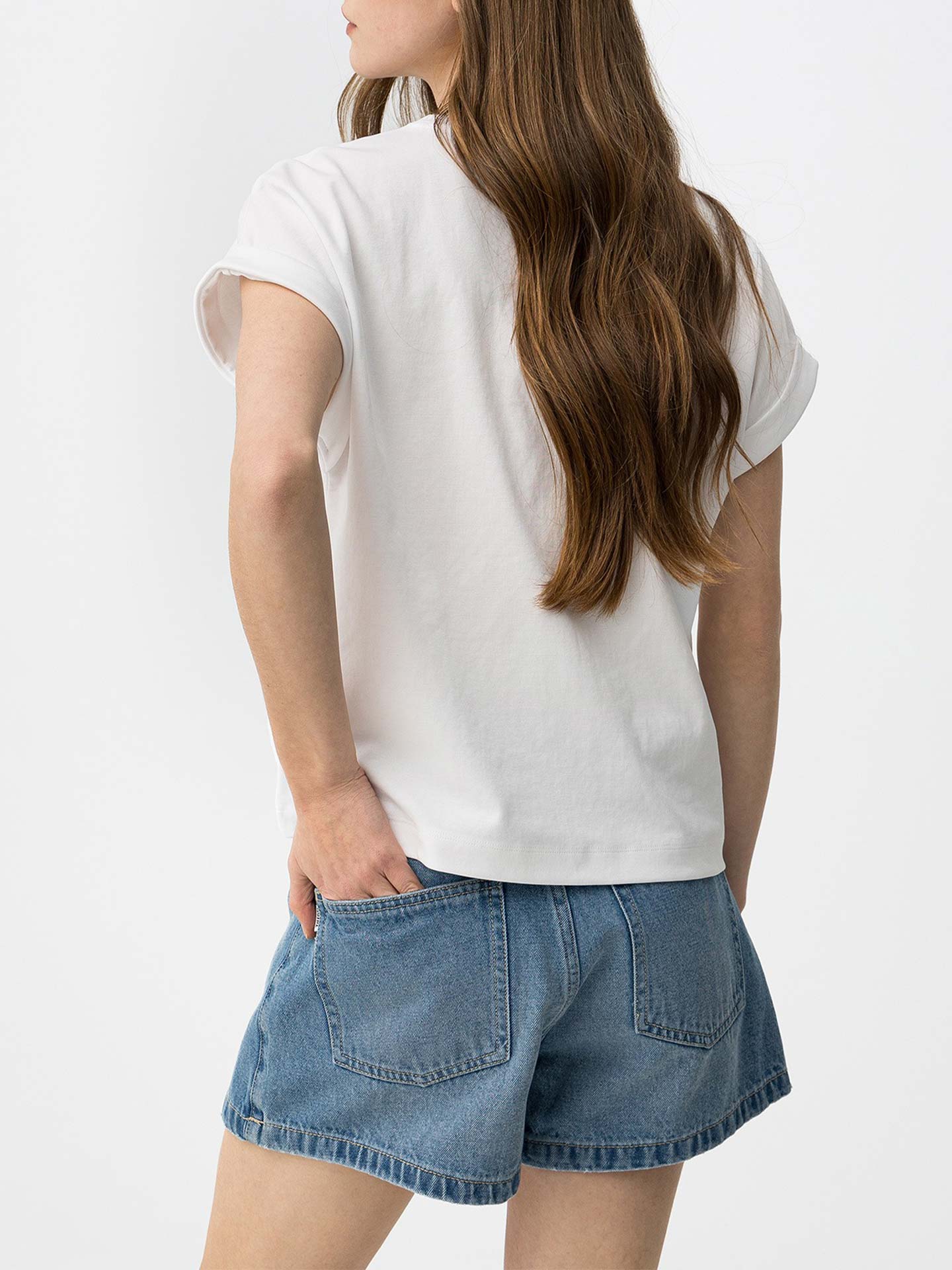 T-shirt com Manga Dobrada