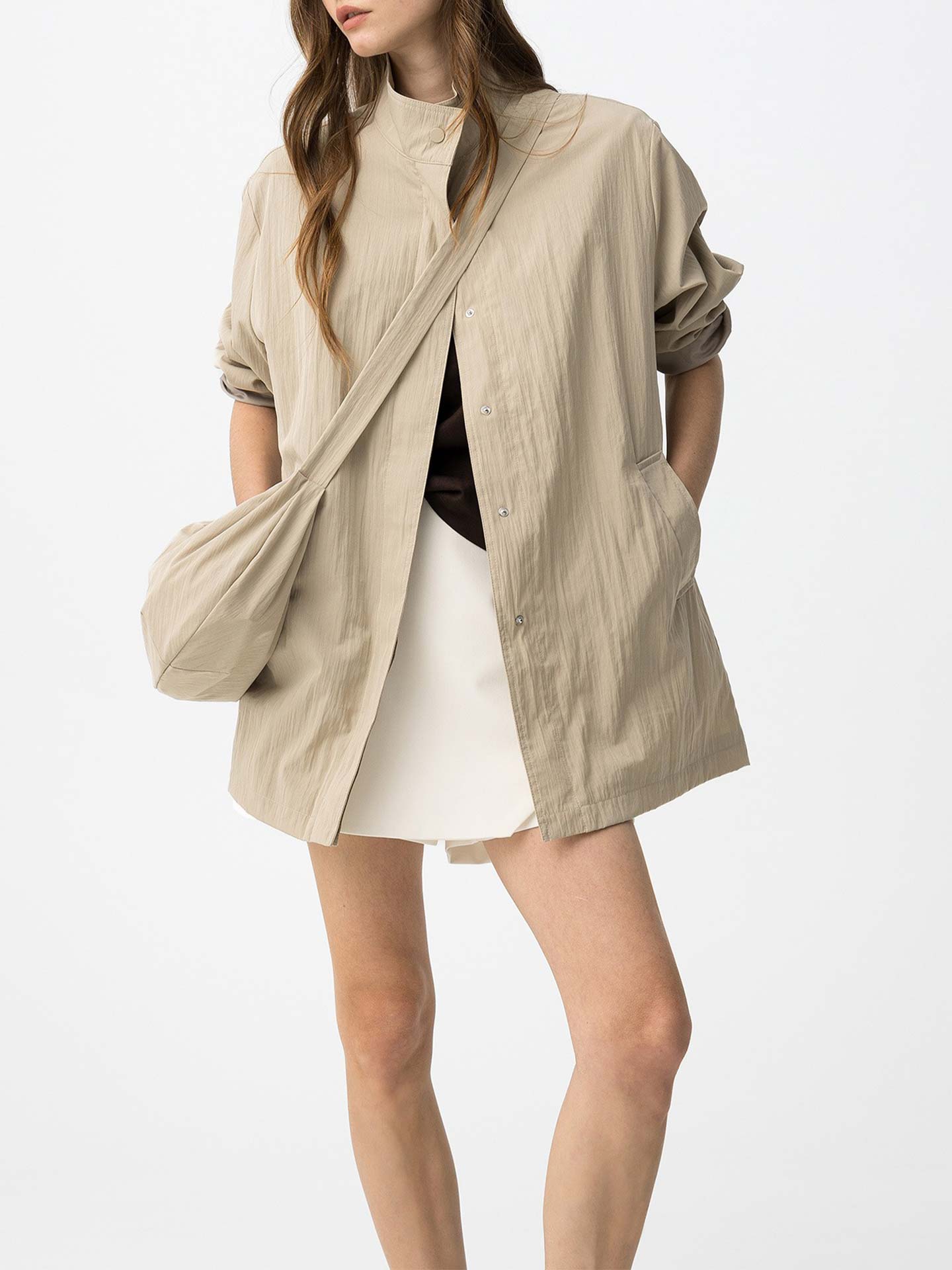 Parka Leve com Gola Subida